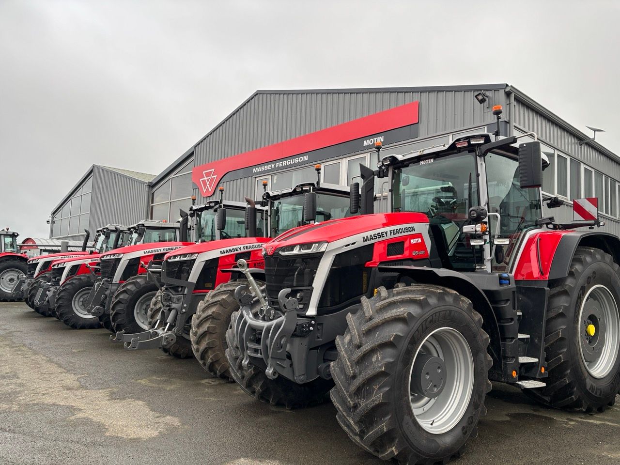 Motin Isigny le Buat - Équipements agricoles