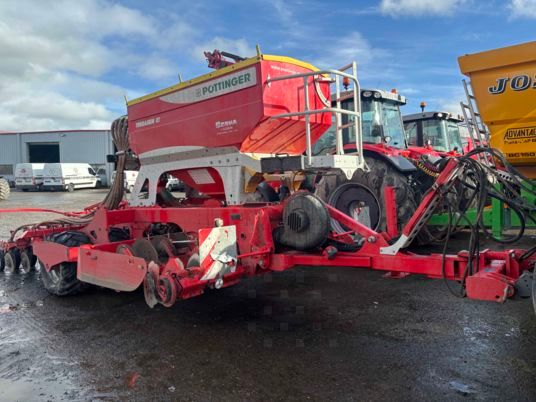 Pöttinger TERRASEM R3