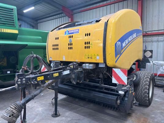 New Holland ROLLBELT 150 CROPCUTTER - 15 COUTEAUX