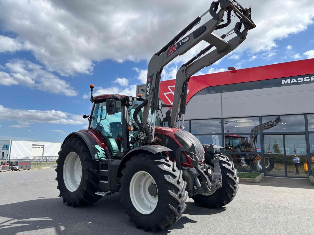 Valtra N135 + T412